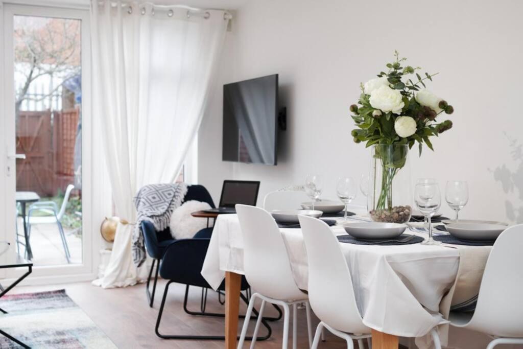 Newly Renovated Modern 4 Bed 3 Bath Apartment London Exteriör bild