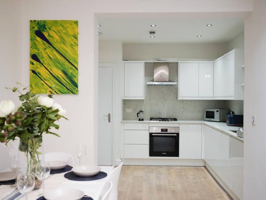 Newly Renovated Modern 4 Bed 3 Bath Apartment London Exteriör bild